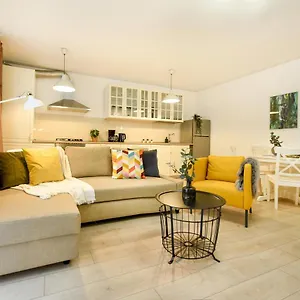  Apartament The Comfy Spot - 1 Br-apartment & Parking Included In North Business Area
